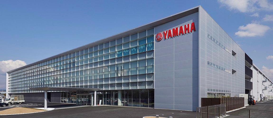 Genuine Yamaha Yamalube 10W40 Semi Synthetic 4-Stroke Engine Oil 4L