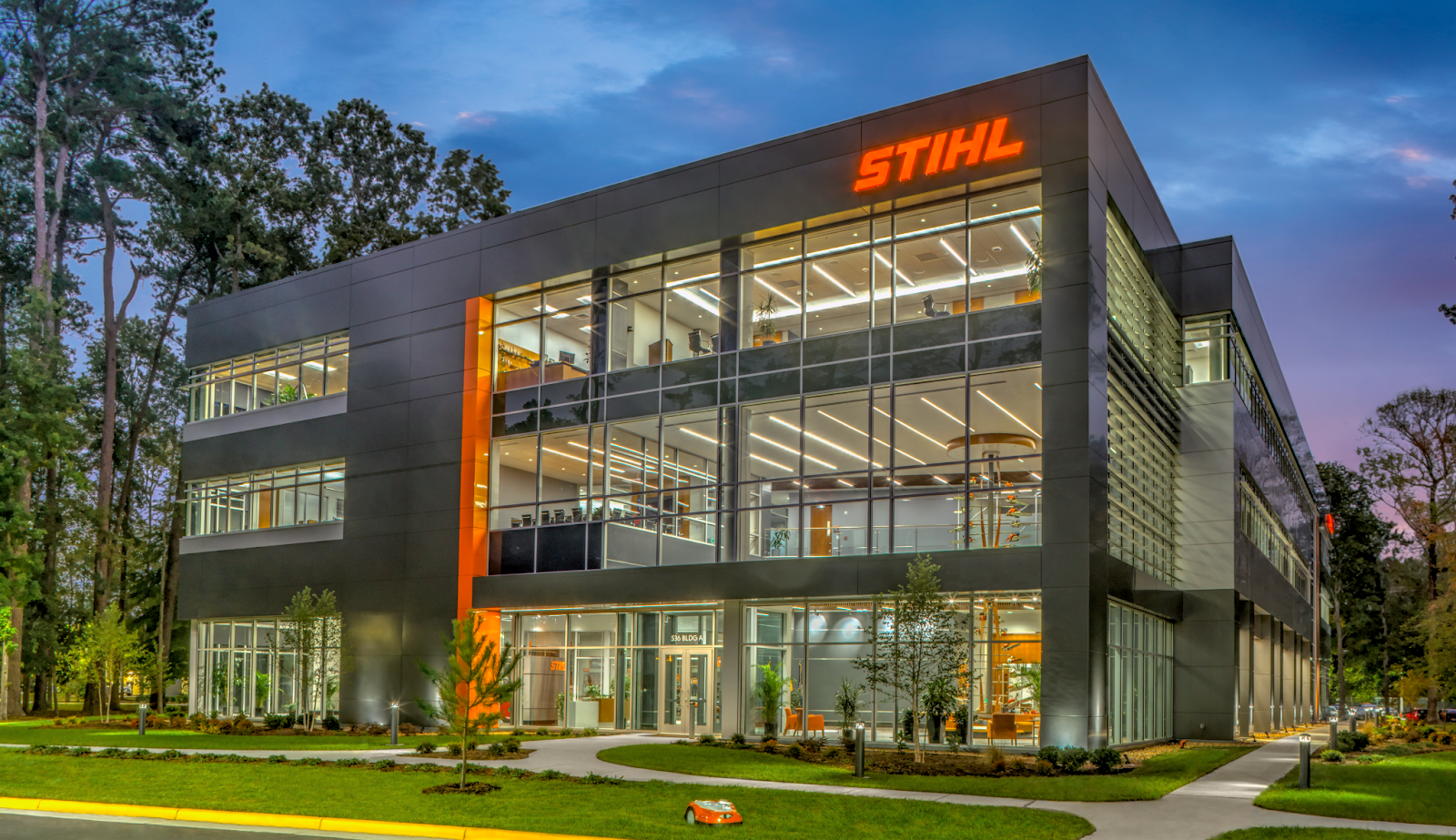 STIHL HP 1L SEMI SYNTHETIC 2 STROKE OIL 50:1 MEASURE BOTTLE